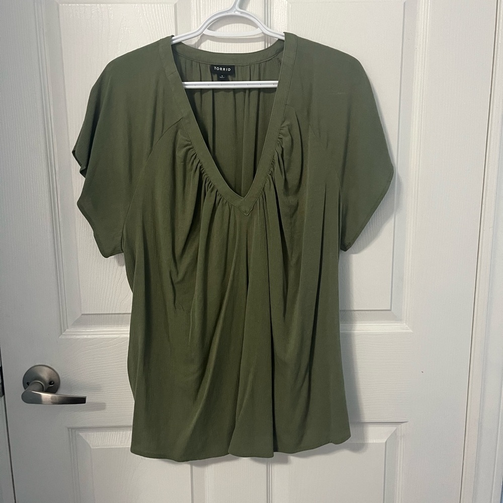 Torrid | EUC | Tshirt/Blouse | Plus Size 1